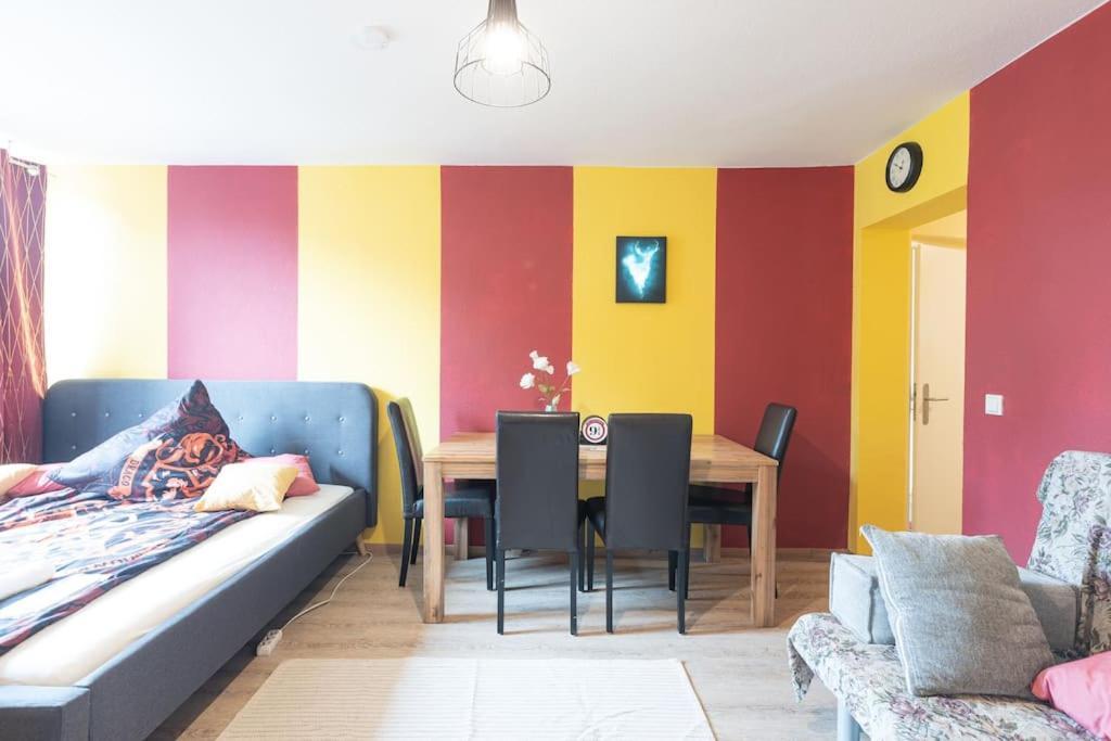 - Magical Harry Potter Apartment In Duisburg - 2 Mins Central Station Hbf - Kingsize Bed & Netflix - Exterior foto